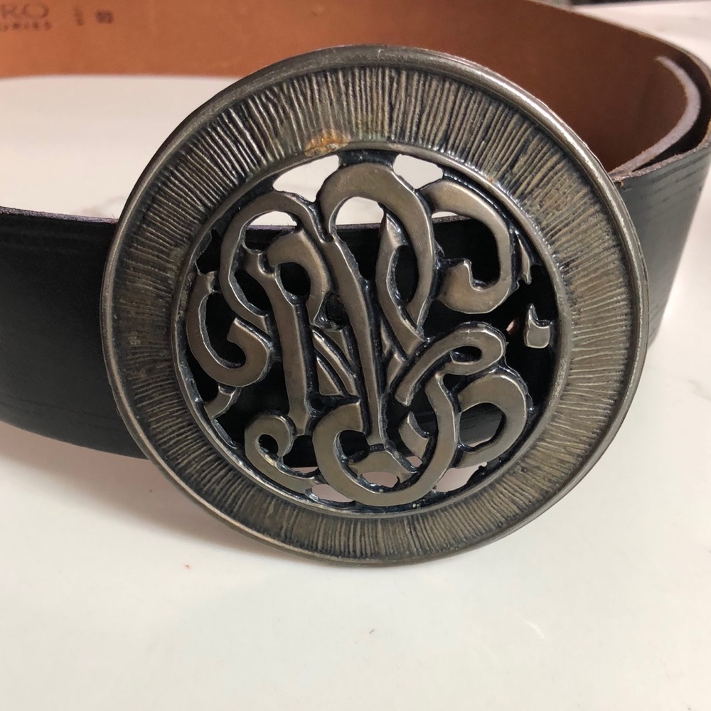 Castro Belt large metal buckle clasping on belt N